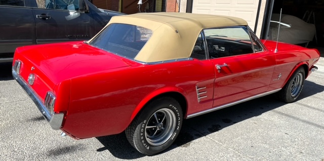 66-Mustang-side